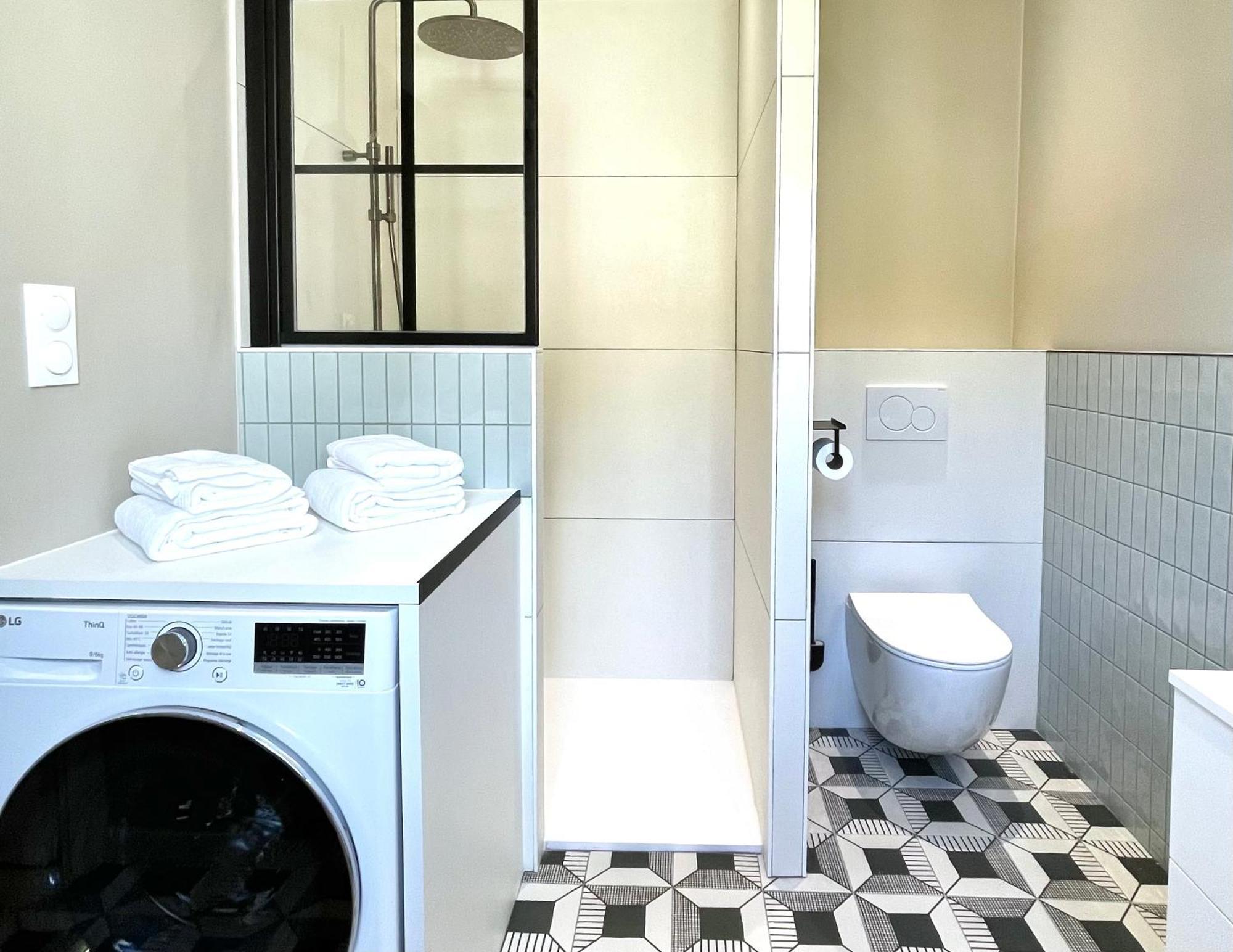 De Charme Proche Gare Apartment Menton